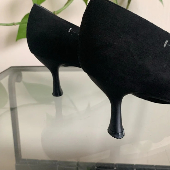 Stuart Weitzman Black Suede Heels Size 7.5 B Goth Victorian Witchy 90's Classic - Picture 13 of 16
